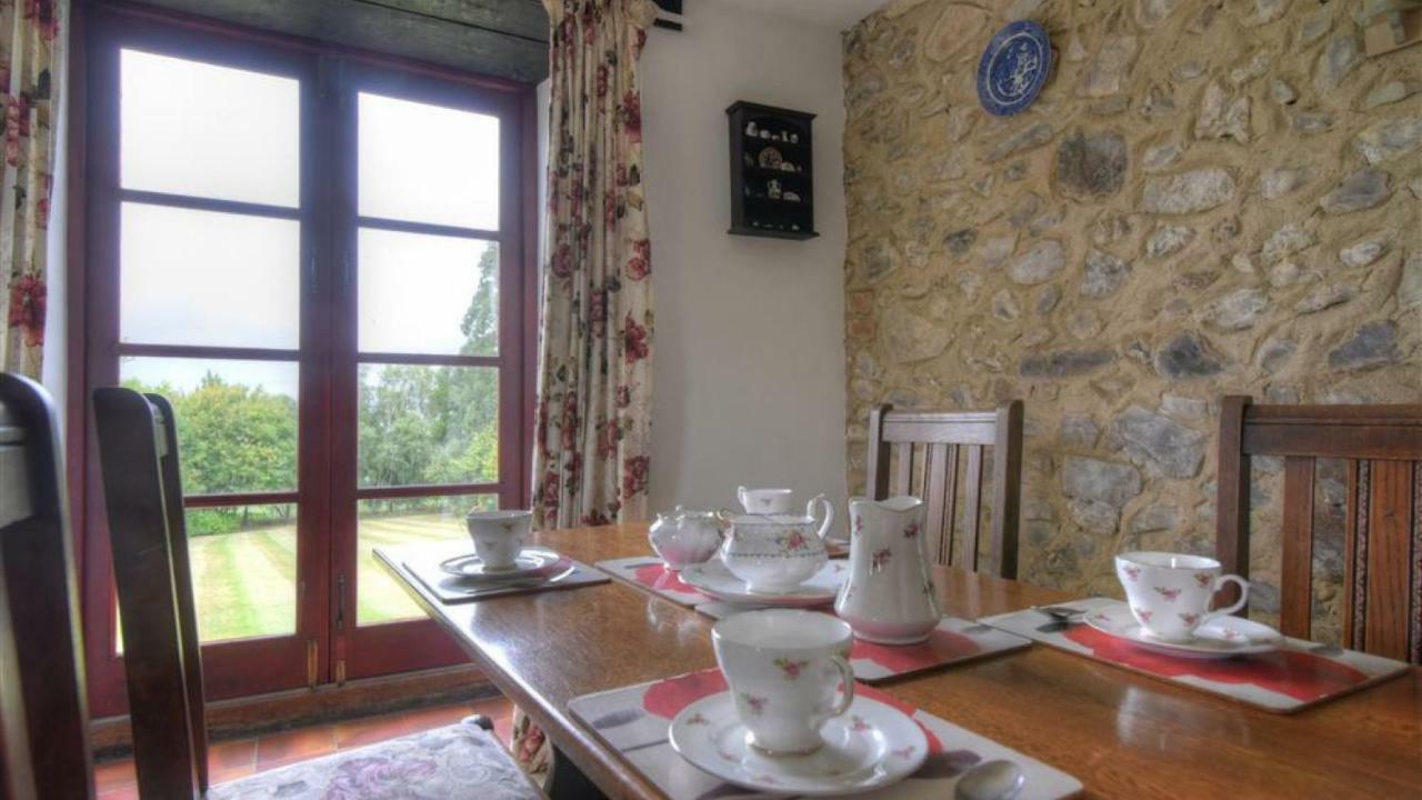 Rose Cottage Musbury Exterior photo